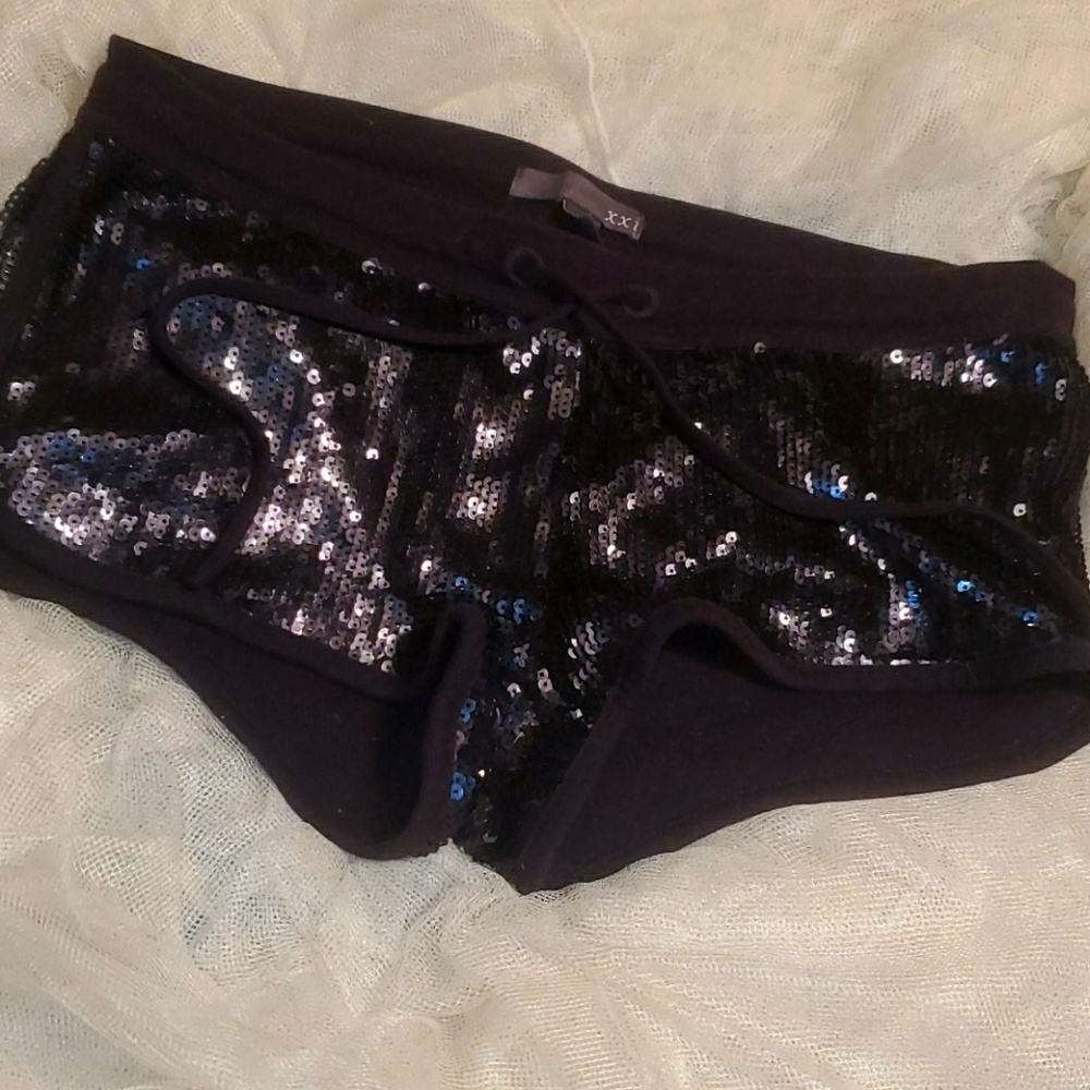 😍🍑XXi black sequins shorts🍑😍